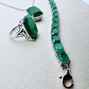 Elegant Green Gemstone Jewelry Set